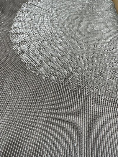 Gardine, Jacquardgewebe, Raschelspitze, Farbe Taupe, Design Baumscheiben, Transparent, Maße HxB 245x140 cm
