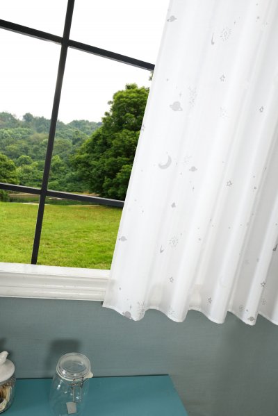 -20495- Weiß 2 Stück 175x145 Vorhang fluoreszierend leuchtend Mond Sterne Schlaufenband Kinder -20495-