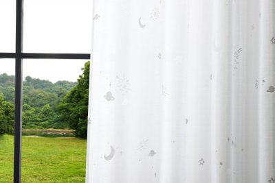 -20495- Weiß 2 Stück 175x145 Vorhang fluoreszierend leuchtend Mond Sterne Schlaufenband Kinder -20495-